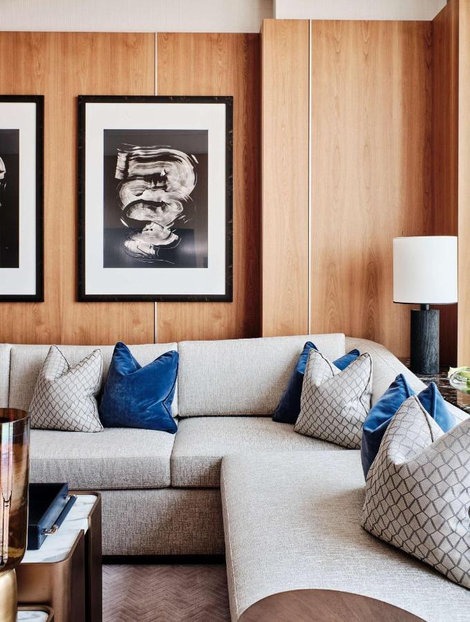 Hotel Grand Hyatt Kuwait Kuwait City Exterior foto A sofa with cushions