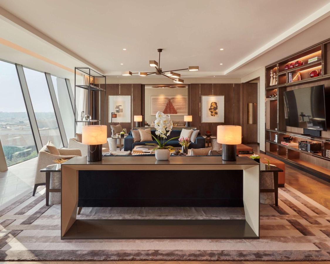 Hotel Grand Hyatt Kuwait Kuwait City Exterior foto The living room of a Sky Residence