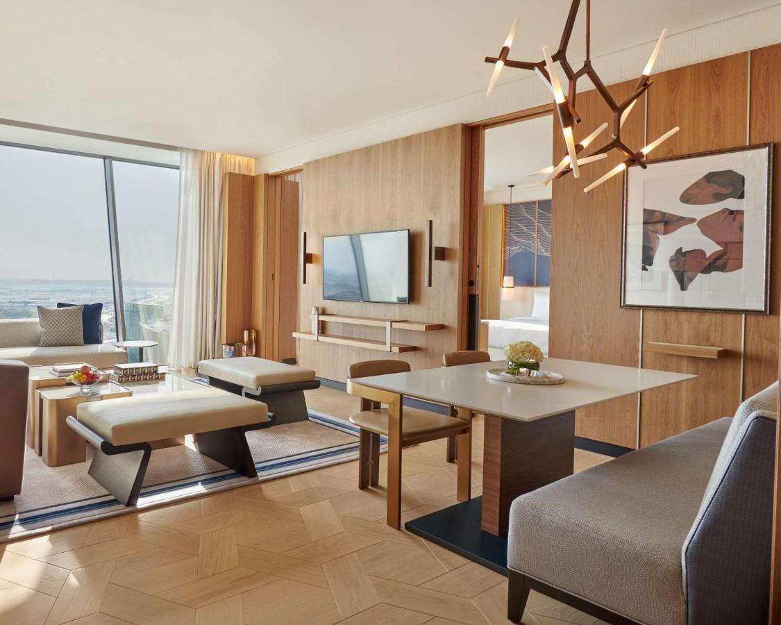 Hotel Grand Hyatt Kuwait Kuwait City Exterior foto A suite at the hotel
