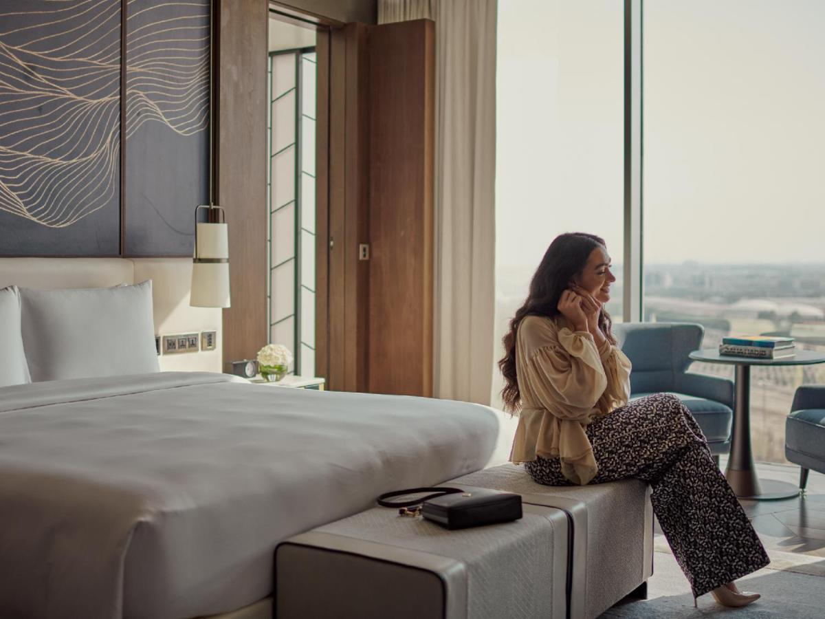 Hotel Grand Hyatt Kuwait Kuwait City Exterior foto A guest in a room at the hotel