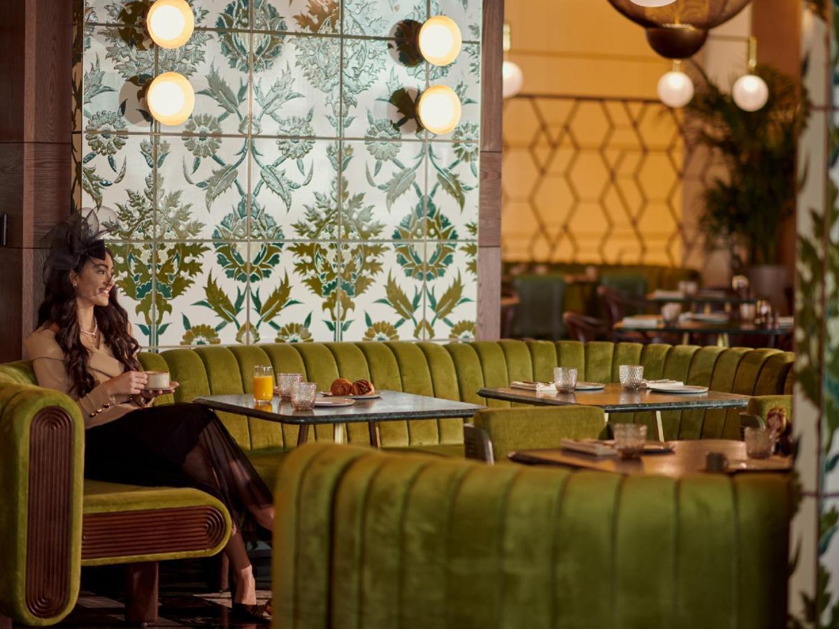 Hotel Grand Hyatt Kuwait Kuwait City Exterior foto The interior of the restaurant