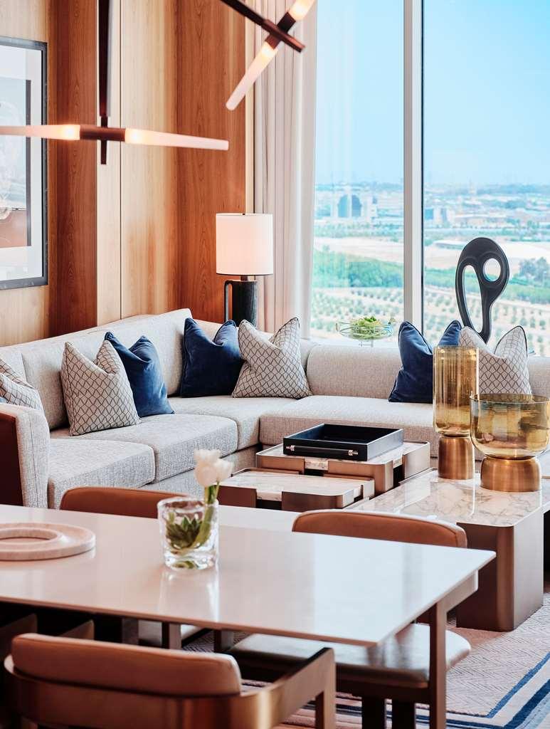 Hotel Grand Hyatt Kuwait Kuwait City Zimmer foto The living room of a three-bedroom residence